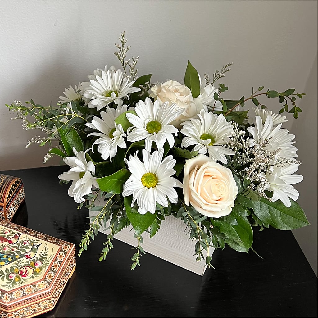 Fresh Linen Box Bouquet – Corner Flowers, Brooklyn NY