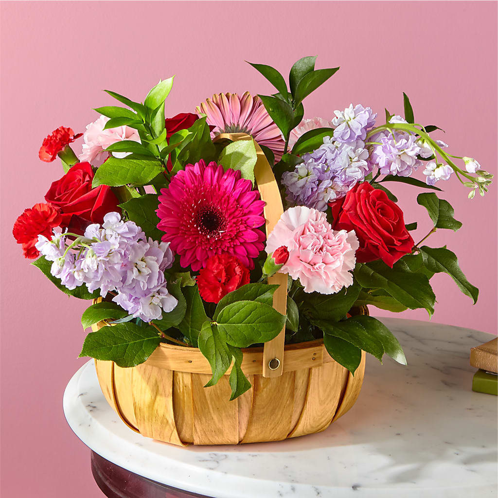 Pink Picnic Basket – Corner Flowers, Brooklyn NY