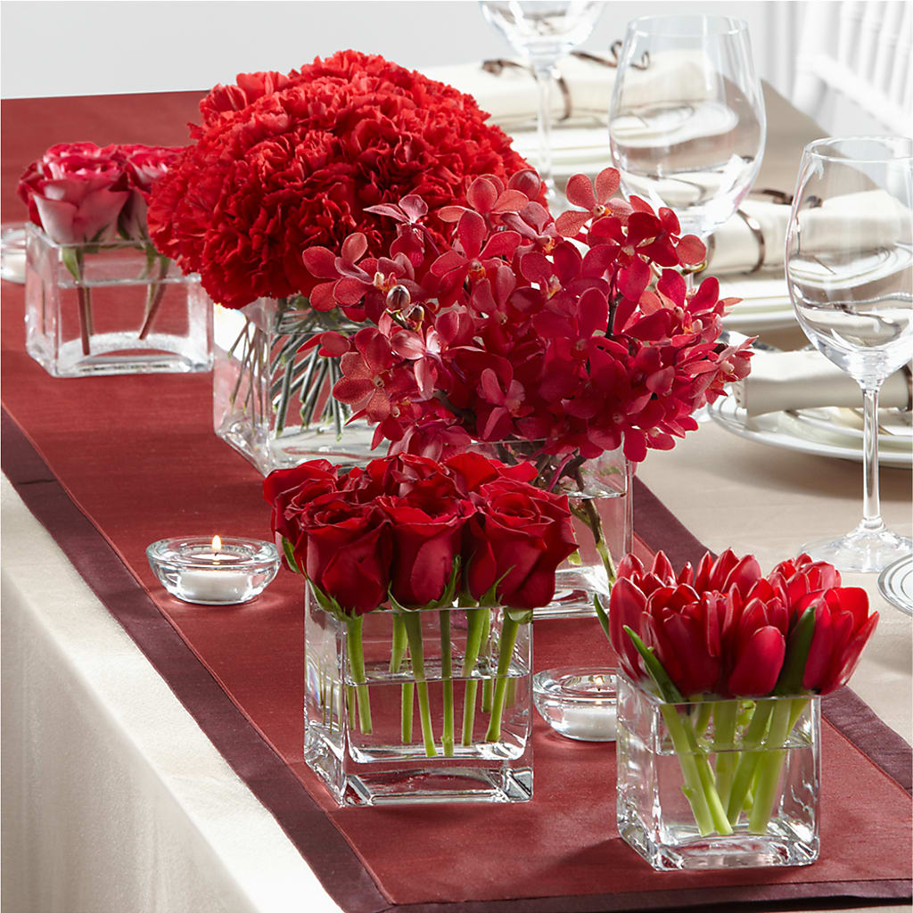 Modern Grace Centerpiece – Corner Flowers, Brooklyn NY